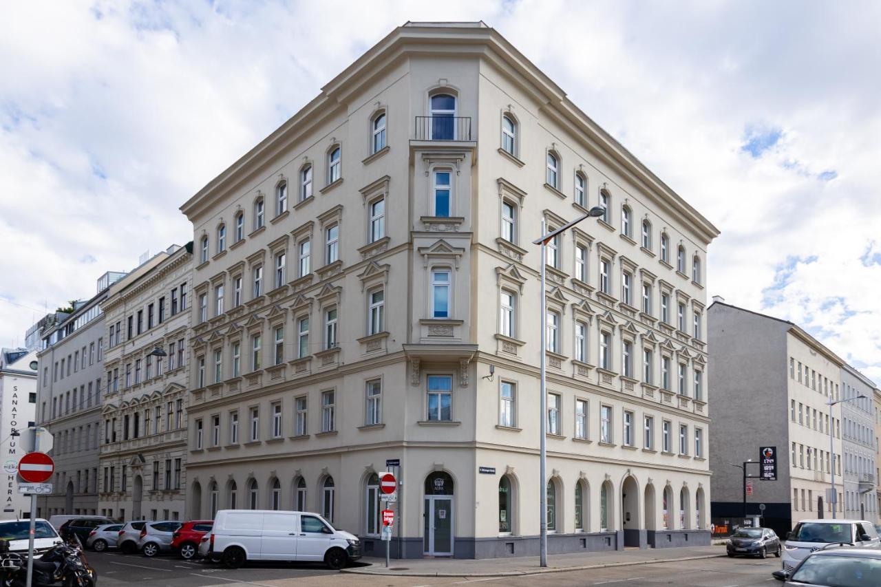 Appartement Stylish Apartment: Metro Access, And Center In One